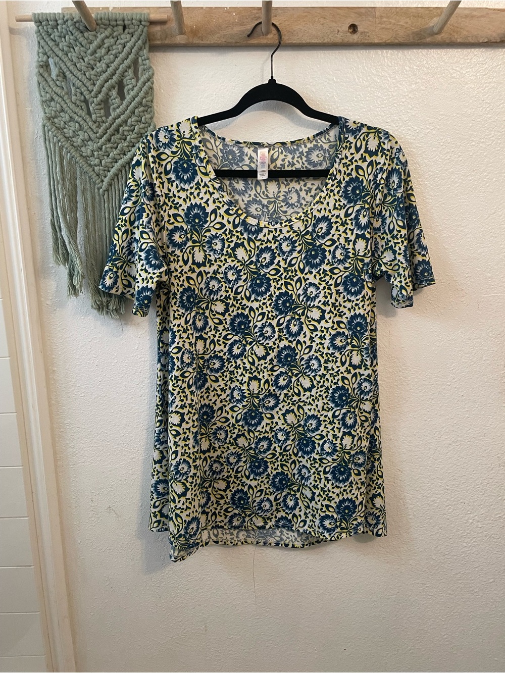 LuLaRoe Blue Floral Scoop Neck Tunic